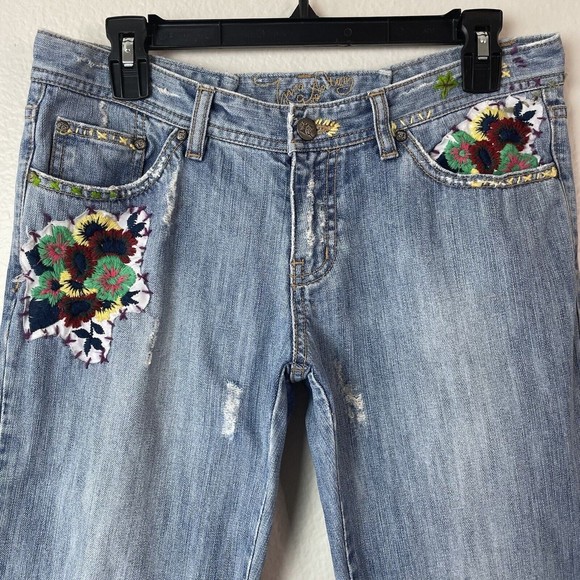 Embroidered Distressed Cutoff Cropped Denim Blue Jeans Low Rise 11 *altered* - Picture 2 of 12